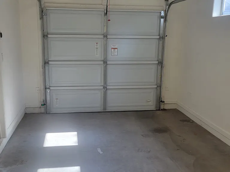 1741 W Pollack St — Photo 25