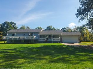 10115 S Meadow Ln W, Pinckney, MI