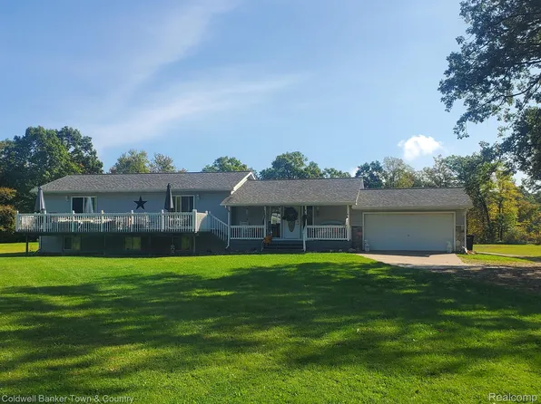 10115 S Meadow Ln W, Pinckney, MI 48169