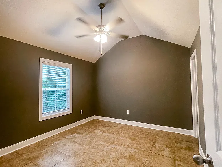 1625 Oxford Pl — Photo 10