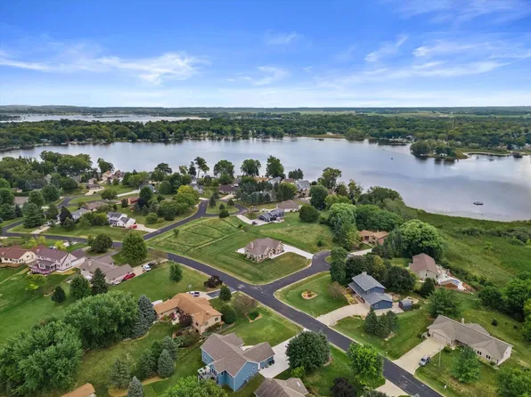 7125 Deerpath LANE, Waterford, WI 53185