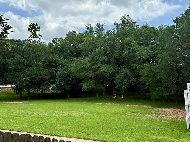 3504 Banda Ln — Photo 25
