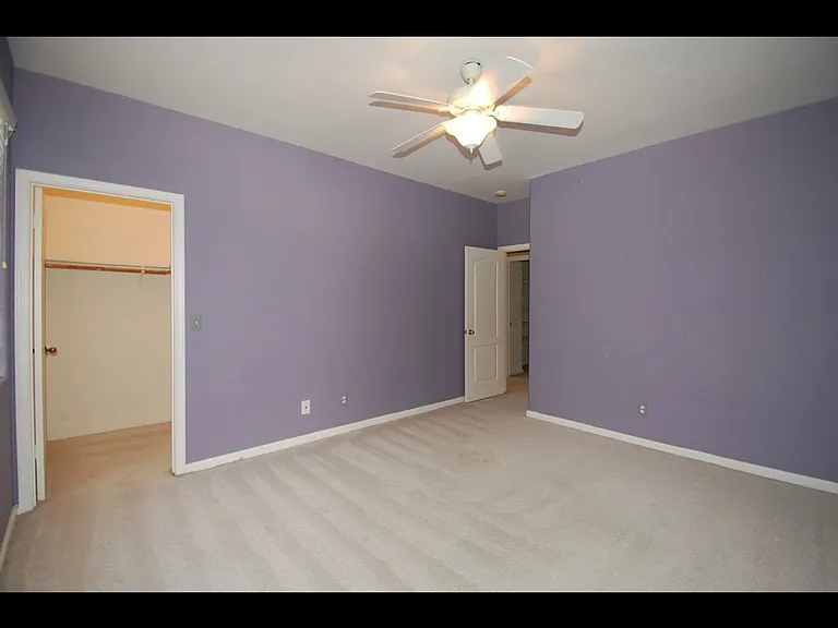 5524 W Bluff Ave — Photo 2