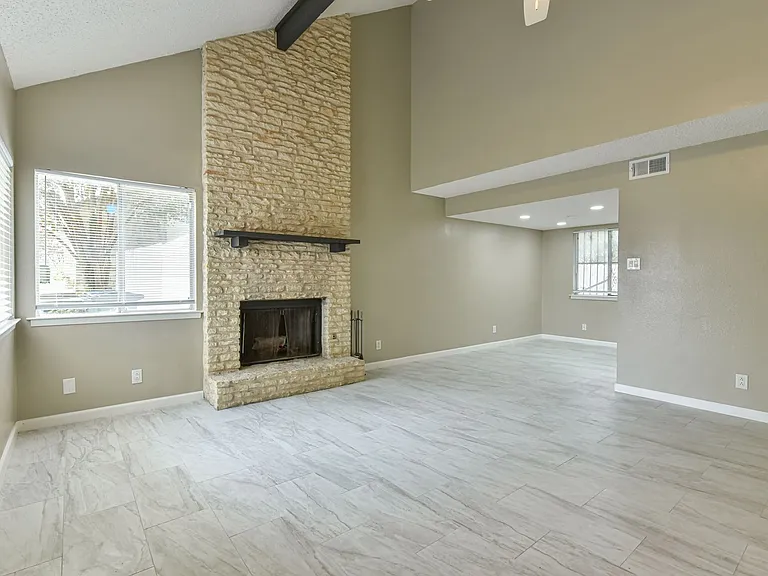 1141 Royal Crest Dr — Photo 11
