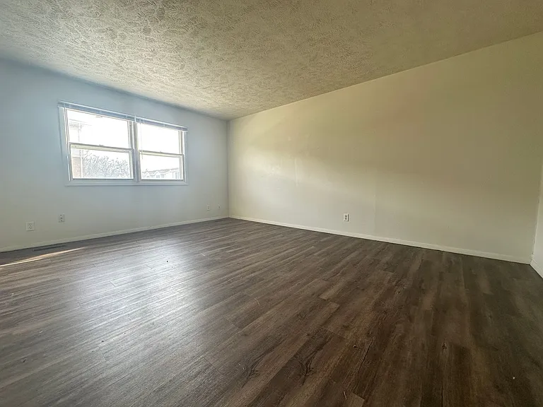 101 E Lincoln St — Photo 18