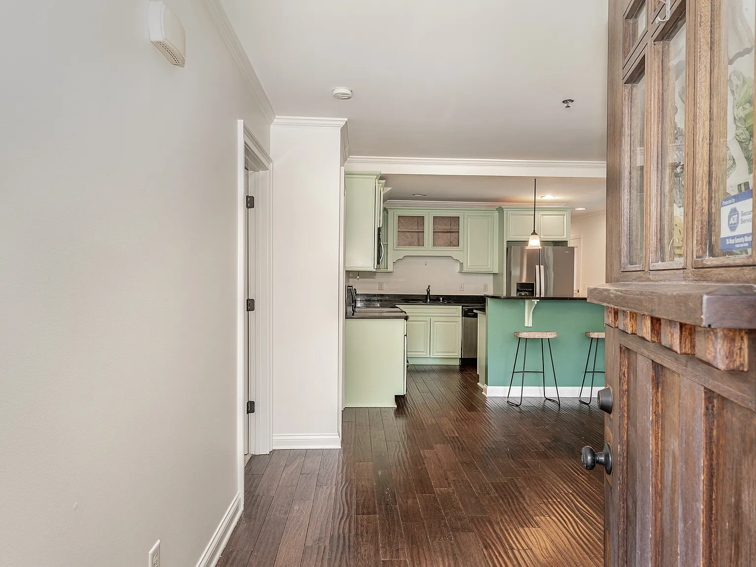 2 bed, 1200 sqft, $2,500 — Photo 2