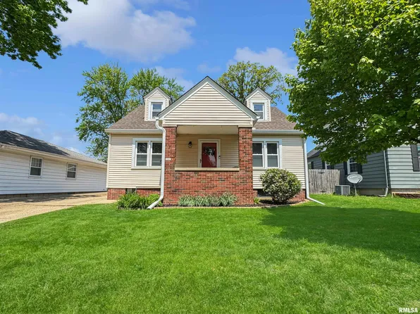 1107 E Elmhurst Ave, Peoria, IL 61603