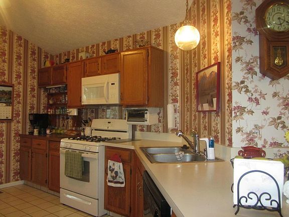 5th image of 6008 Winterberry Dr