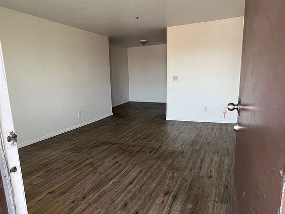 5th image of 340-342 S 49th St #1B-1BA-525SQFT