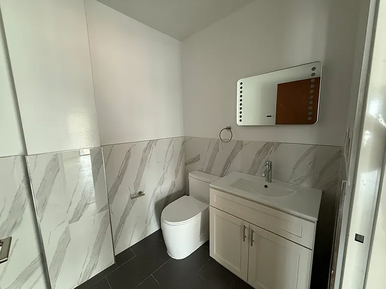 324 Stanhope St #204 — Photo 7