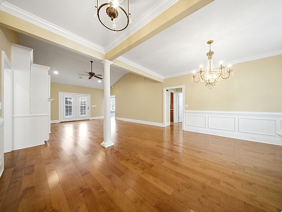 3rd image of 1190 Boardwalk