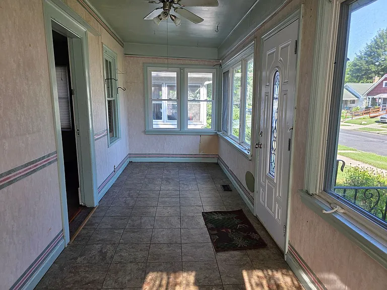 2226 Roger St — Photo 3
