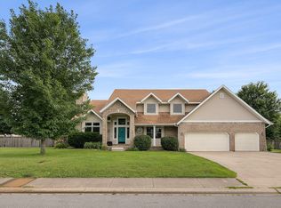 553 E Charles St, Republic, MO 65738