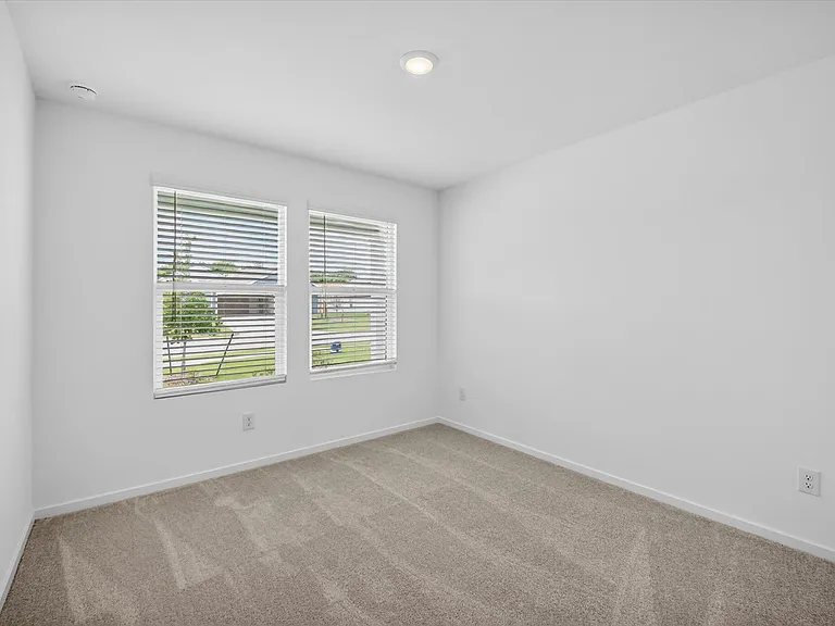 3703 Longleaf Dr — Photo 8