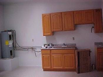 3rd image of 667 Commercial St