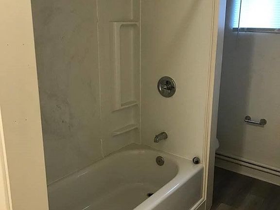 3rd image of 1029 W Washington St APT 19