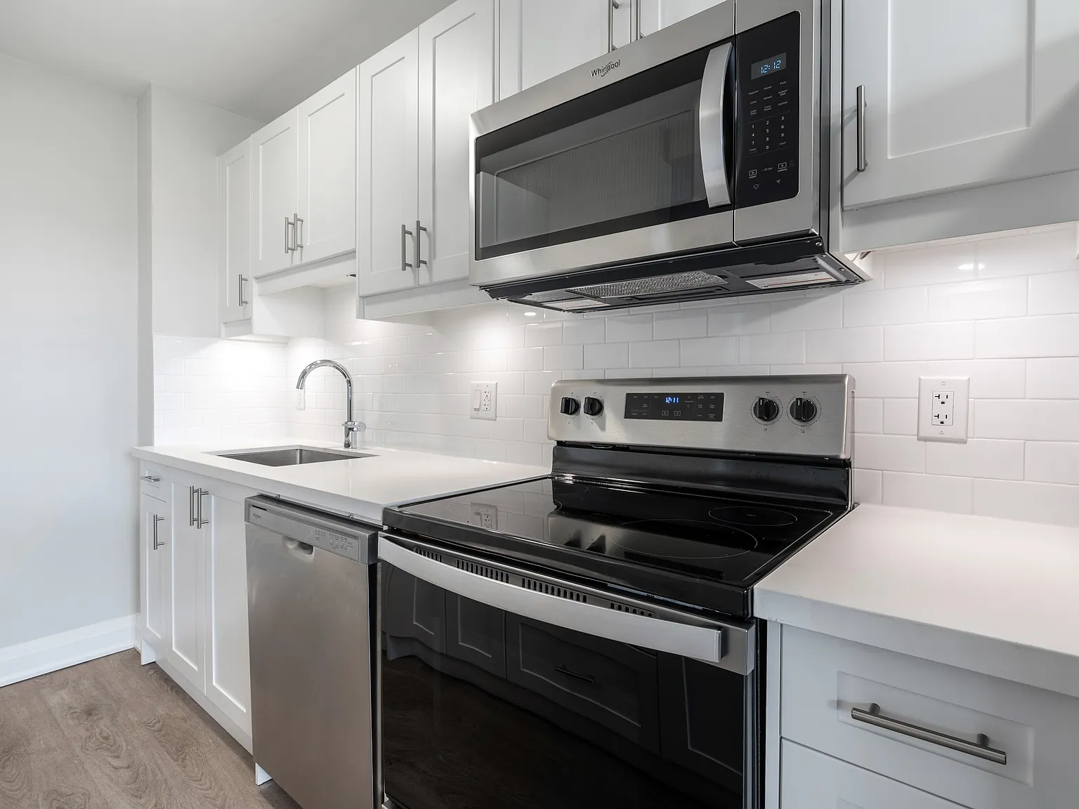 1640 Lawrence Avenue West — Photo 3