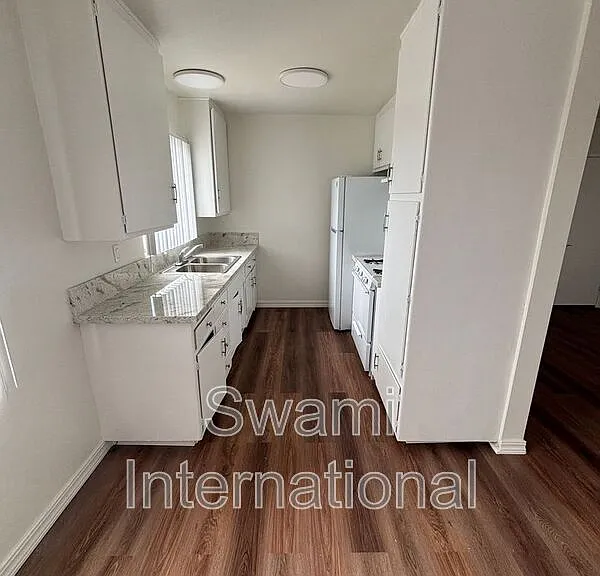 2300 W El Segundo Blvd #17 — Photo 3