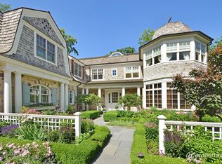 697 Sheridan Rd, Winnetka, IL 60093