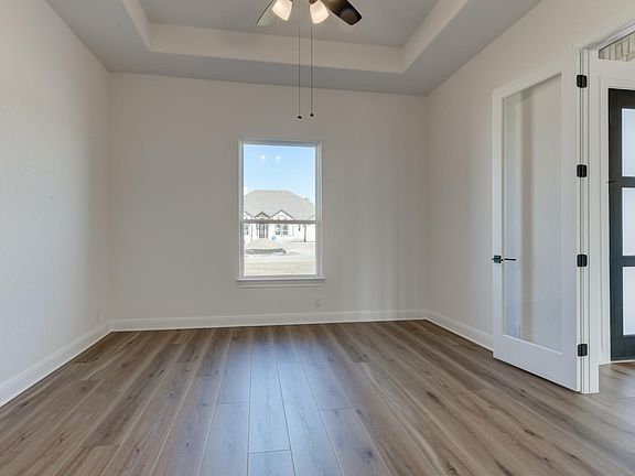 Waldsanger - Kylie Interior Image 2