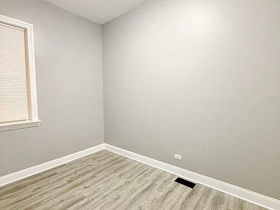 5th image of 1444 N Talman Ave #1
