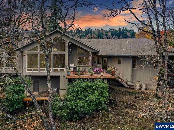 3rd image of 17616 Abiqua Rd NE