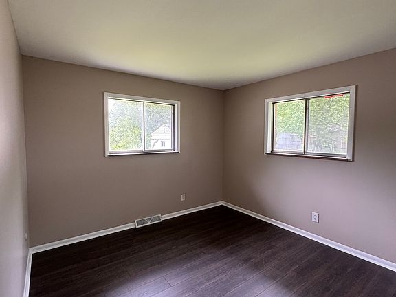 4th image of 6120 S Emerson Ave