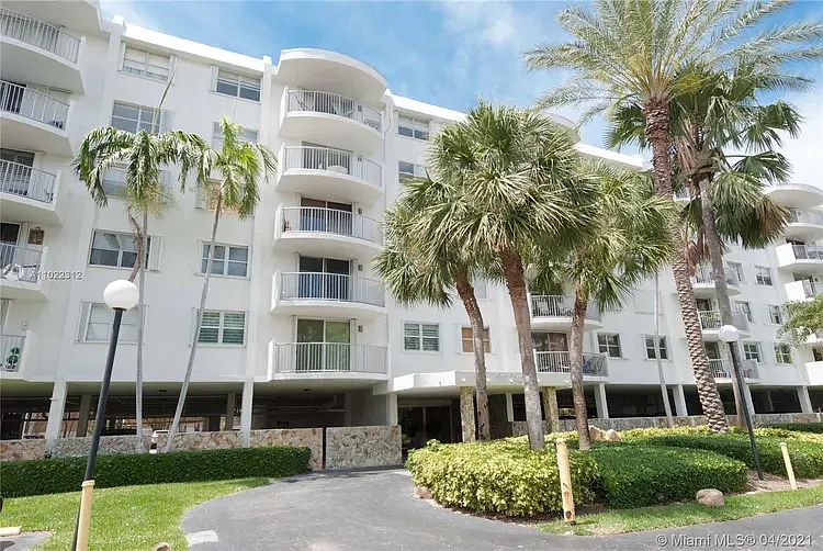 210 Seaview Dr #405 — Photo 1