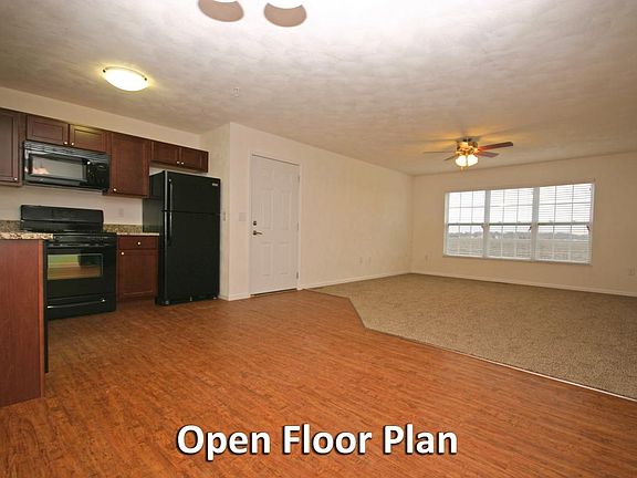 3rd image of 291 Douglas Ave APT 5