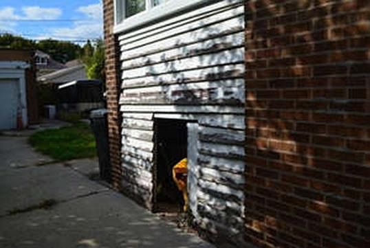 2nd image of 8348 S Crandon Ave