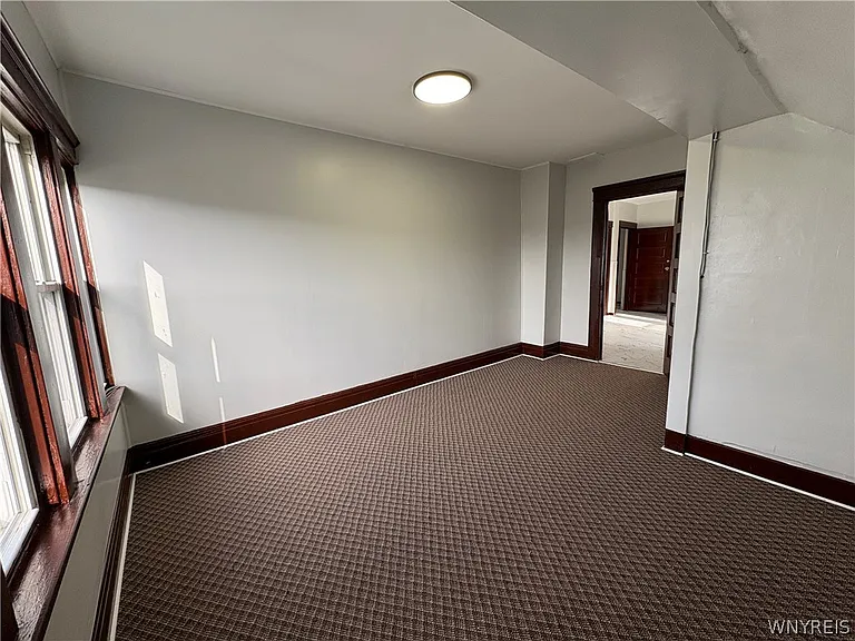 143 Reo Ave — Photo 13