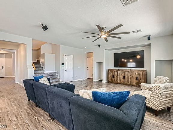 5th image of 3925 Champagne Wood Dr