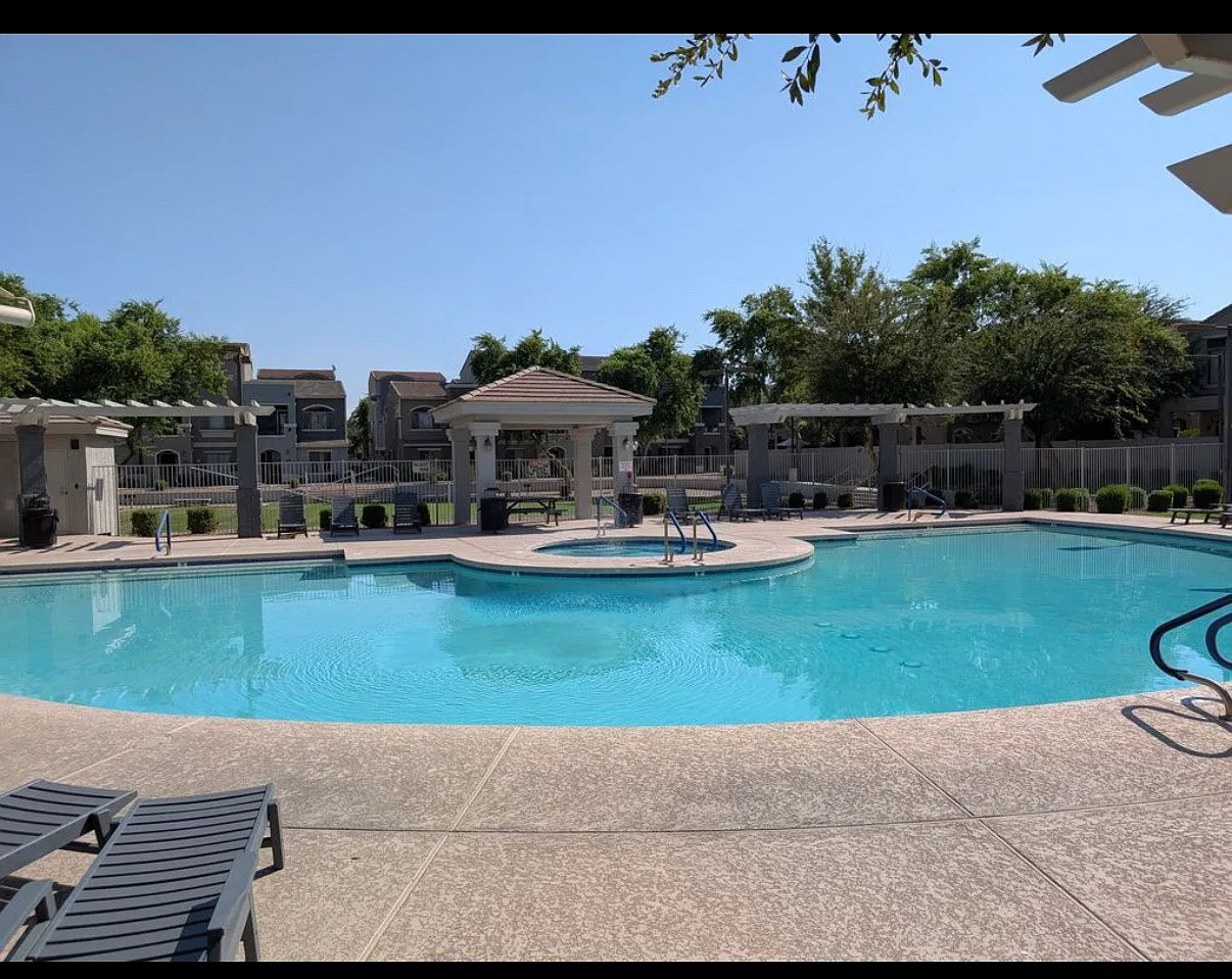 2 bed, 1300 sqft, $1,950 — Photo 2