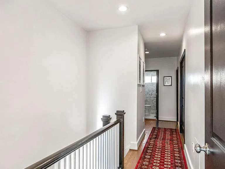 318 Todd Pl NE — Photo 18