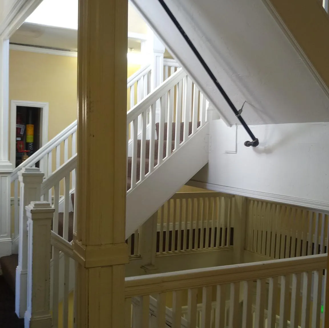 111 N Wilson Way — Photo 3