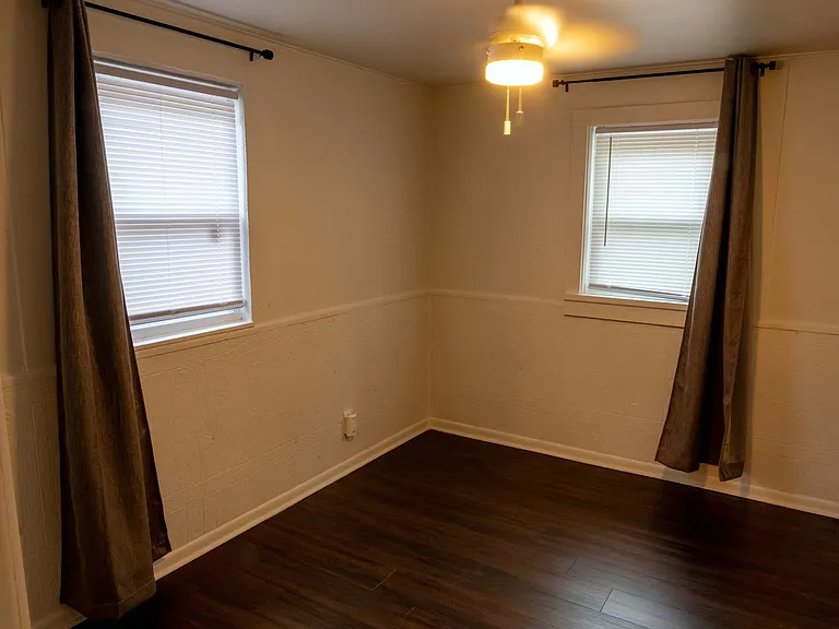1631 S Huntington Dr — Photo 3