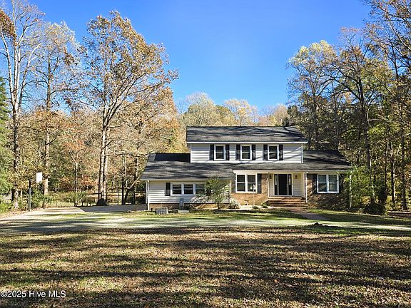 3rd image of 524 Parkwood Lane
