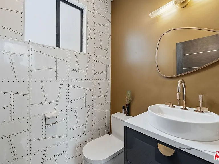 12911 Bluff Creek Dr — Photo 29