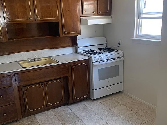 4th image of 1210 Rockland Ave