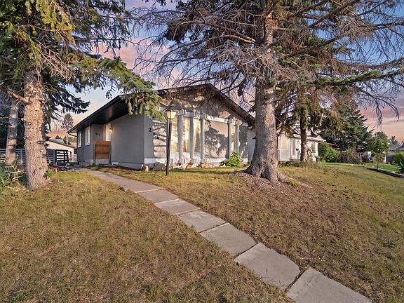 2nd image of 259 Manora Cres NE