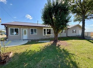 400 W Main St, Lerna, IL 62440