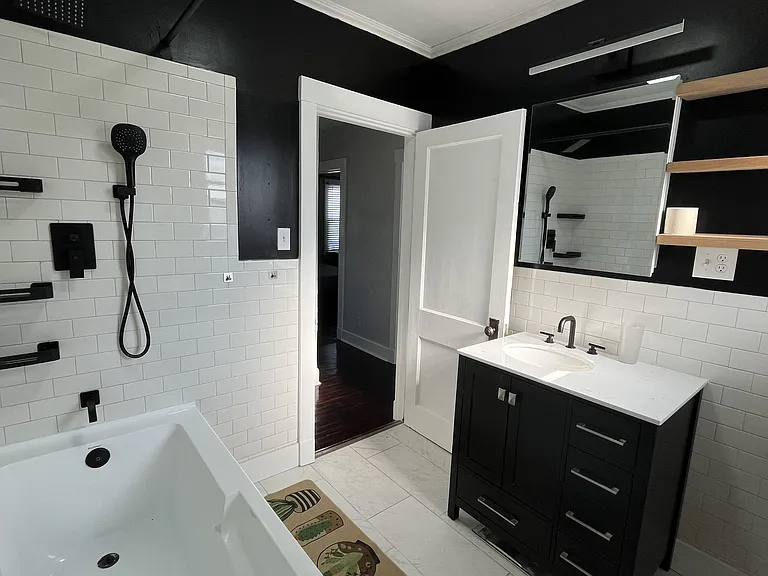 251 Robinson St #2 — Photo 9