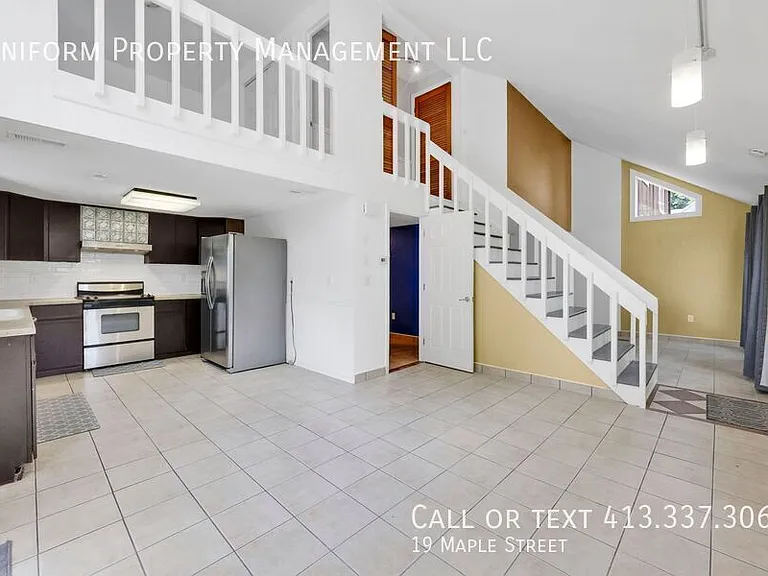 19 Maple St — Photo 15