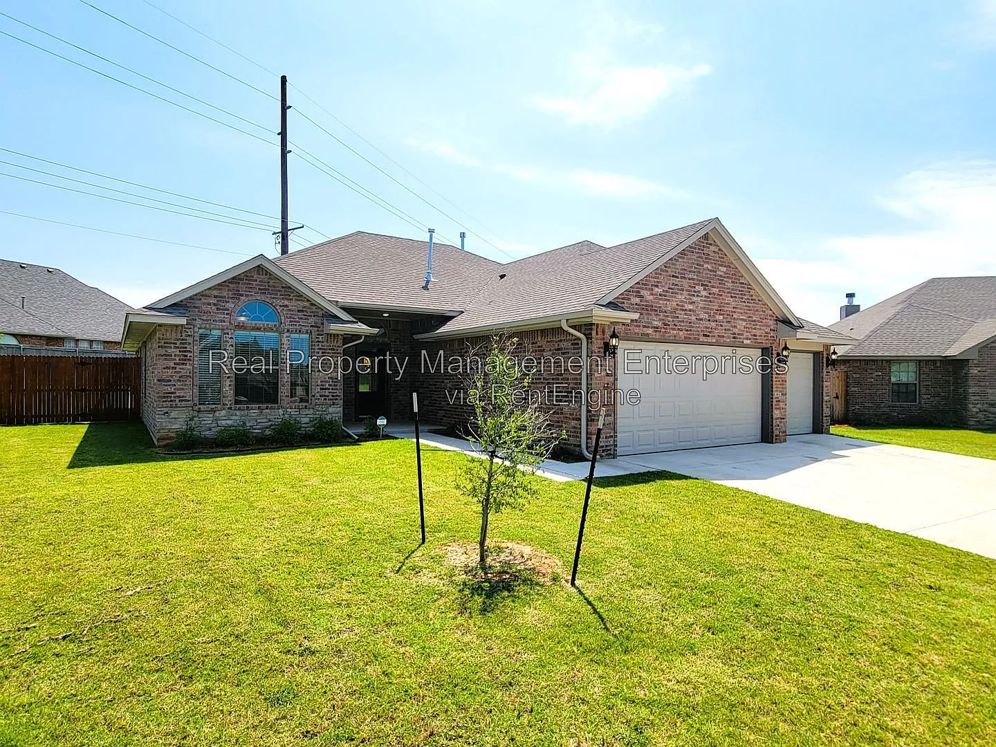 4 bed, 2.0 bath, 1734 sqft, $1,935 — Photo 1