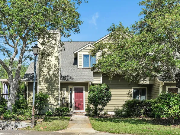 311 Champion Court SE, Southport, NC 28461