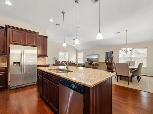 6200 Glenn Hills Ln, League City, TX 77573