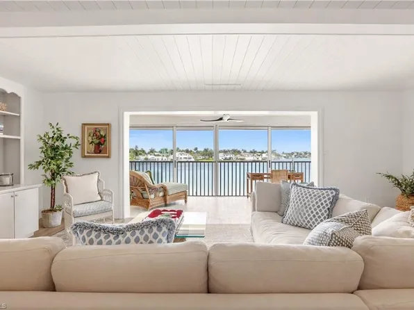 322 Harbour DR #302D, NAPLES, FL 34103