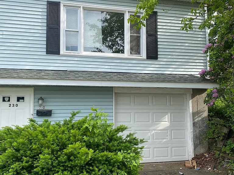 230 Citizens Ave — Photo 9
