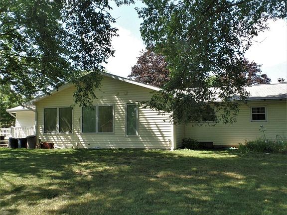 2nd image of 405 Bailey Dr
