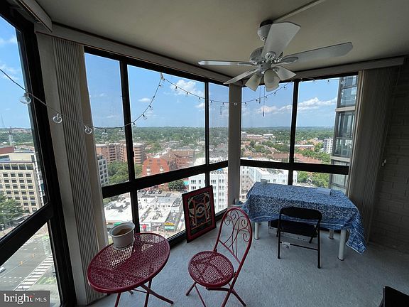 3rd image of 900 N Stafford St APT 1815